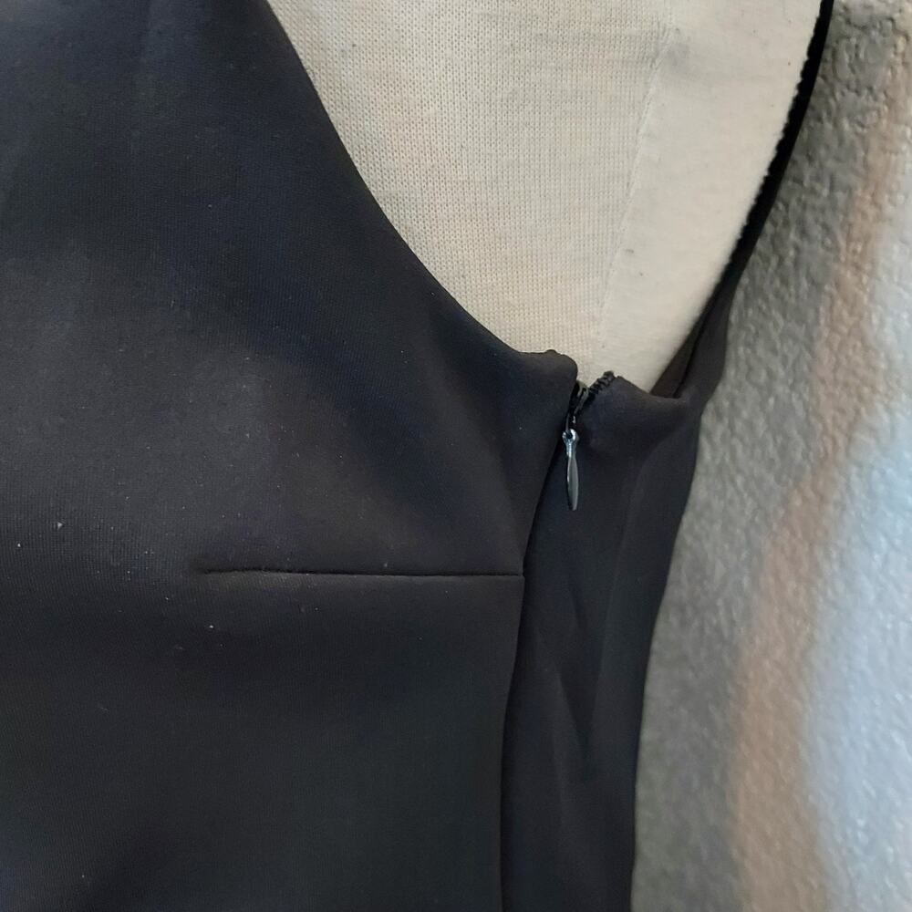T Tahari Black Sheath Dress Criss Cross Back Size 10 - Picture 6 of 13